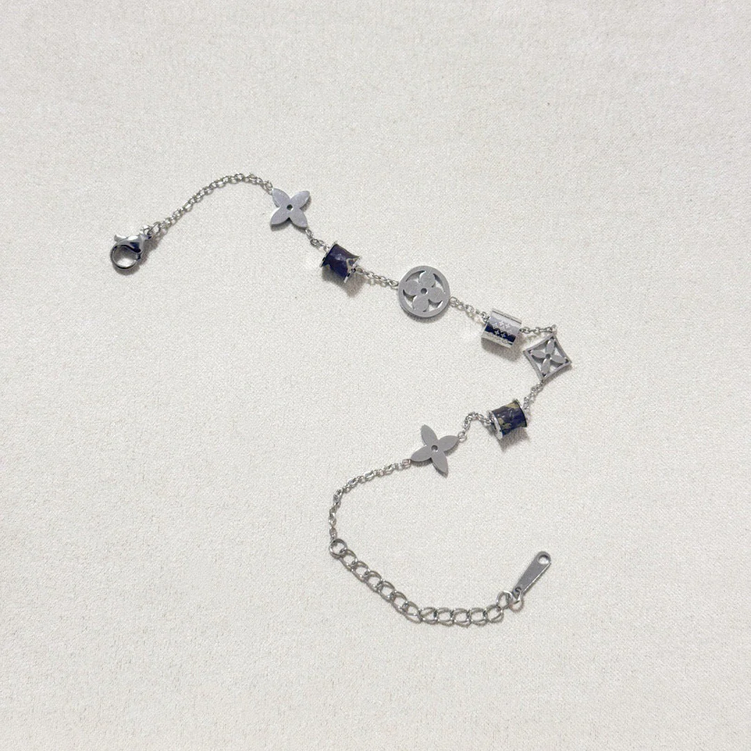 AURENA® CLOVER GRACE BRACELET - Image 12