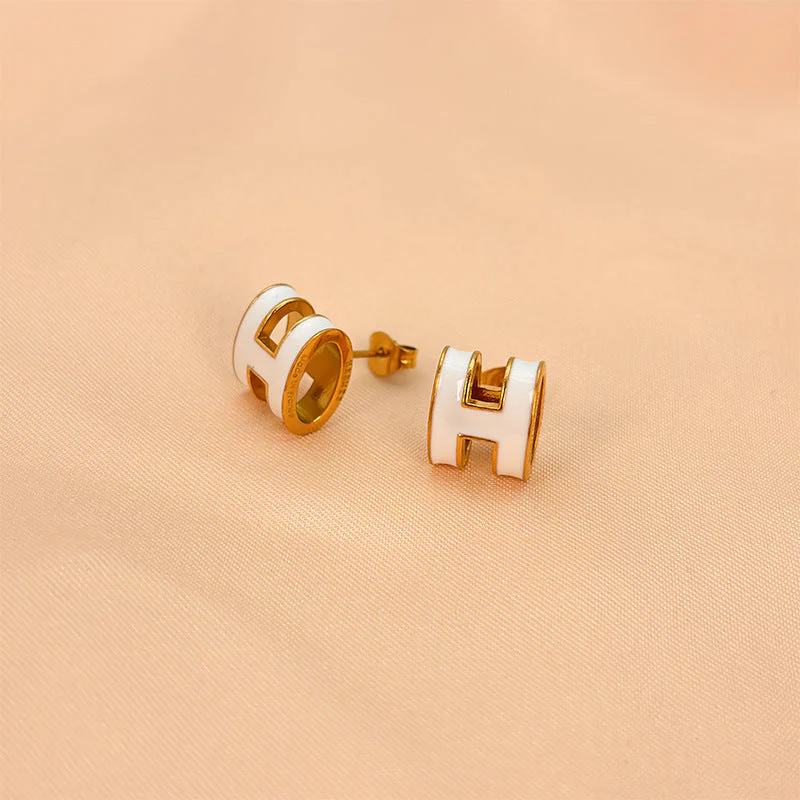 AURENA® H ENAMEL NECKLACE - Image 10