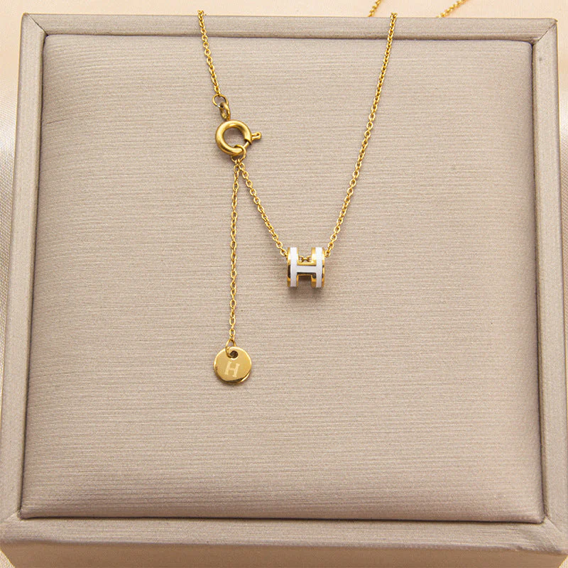 AURENA® H ENAMEL NECKLACE - Image 17