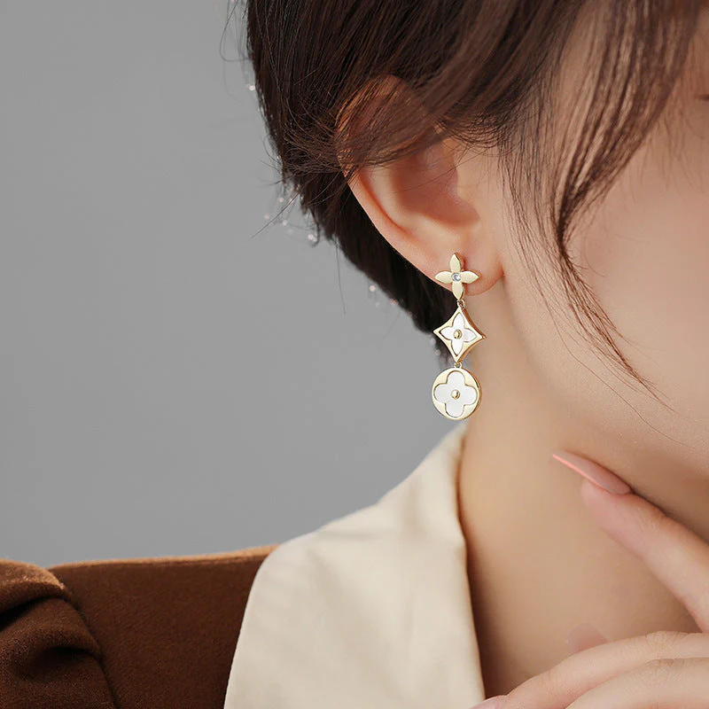 AURENA® CLOVER PENDANT EARRINGS - Image 4
