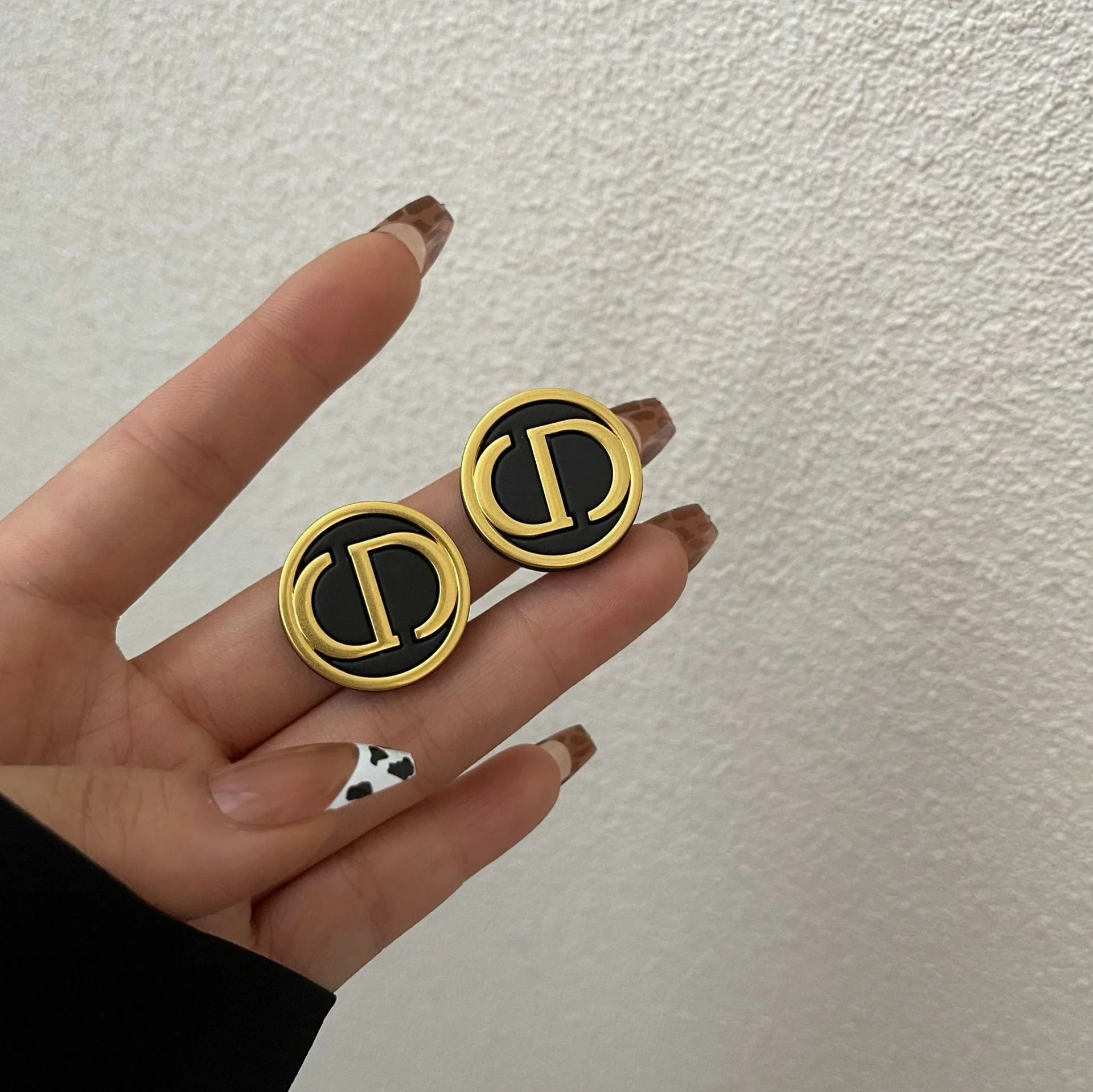 AURENA® VINTAGE MONOGRAM STUD EARRINGS - Image 2