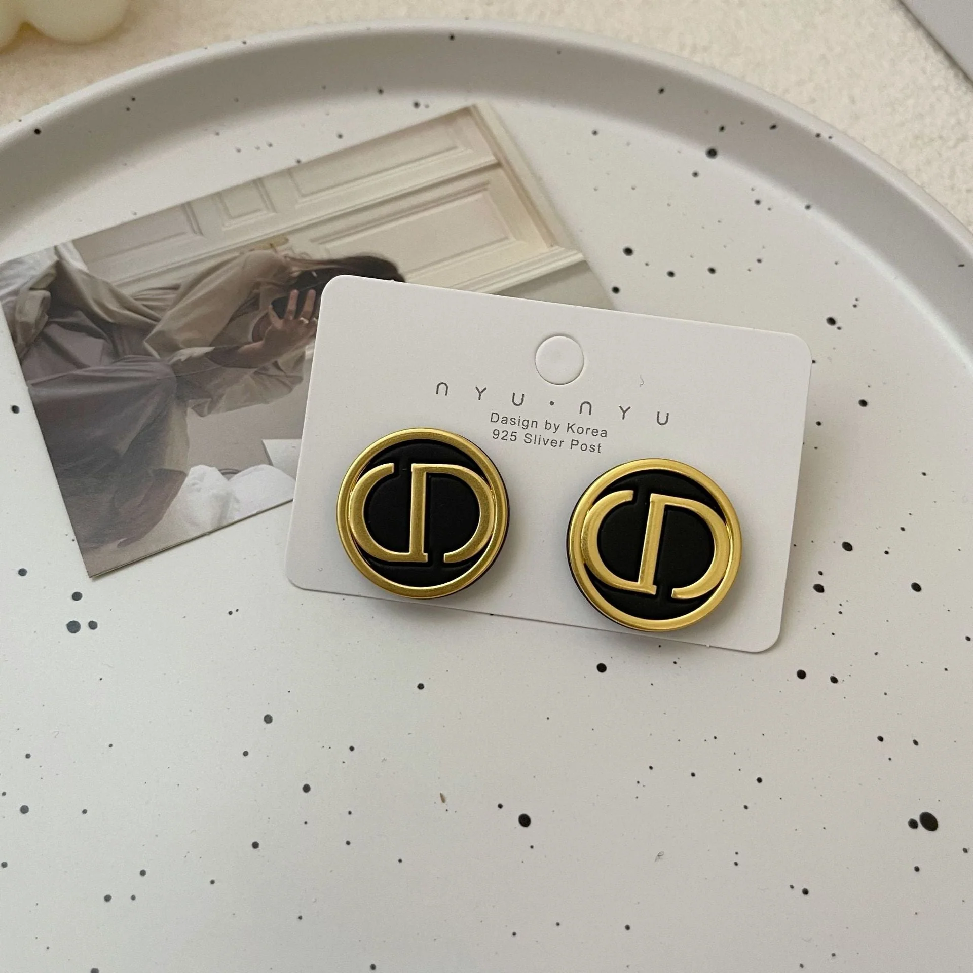 AURENA® VINTAGE MONOGRAM STUD EARRINGS - Image 5