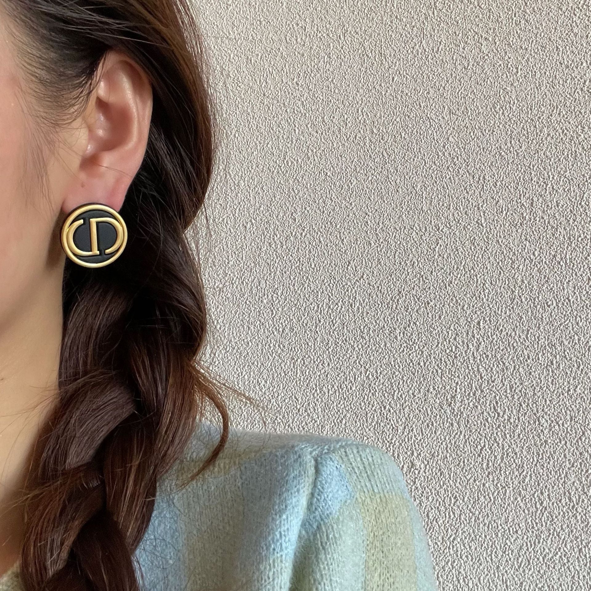 AURENA® VINTAGE MONOGRAM STUD EARRINGS - Image 6