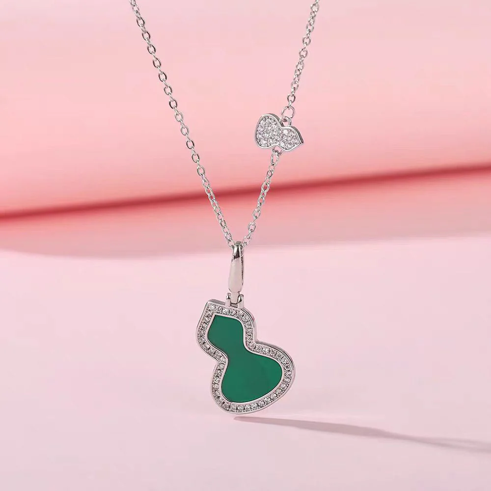 Chic Double-Gourd Lucky Pendant Choker - Image 4