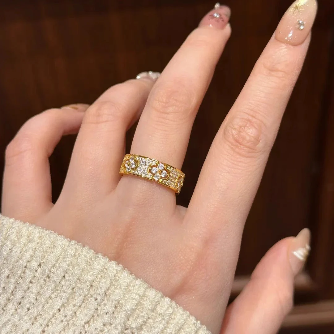 Chic Full Pave Flower Band Ring - Image 5