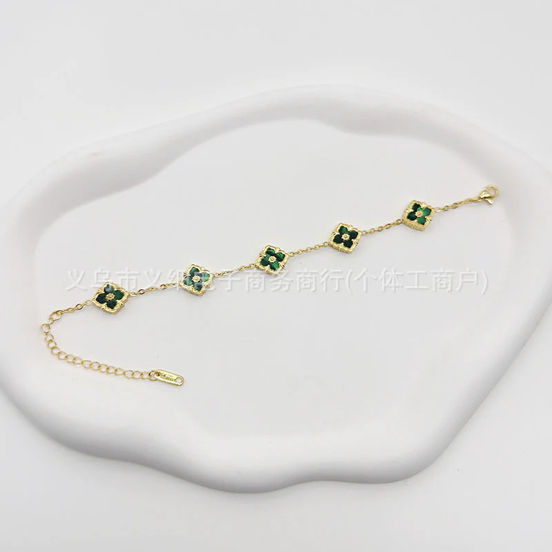 Chic Geometric Quatrefoil Statement Wristwear - Image 12