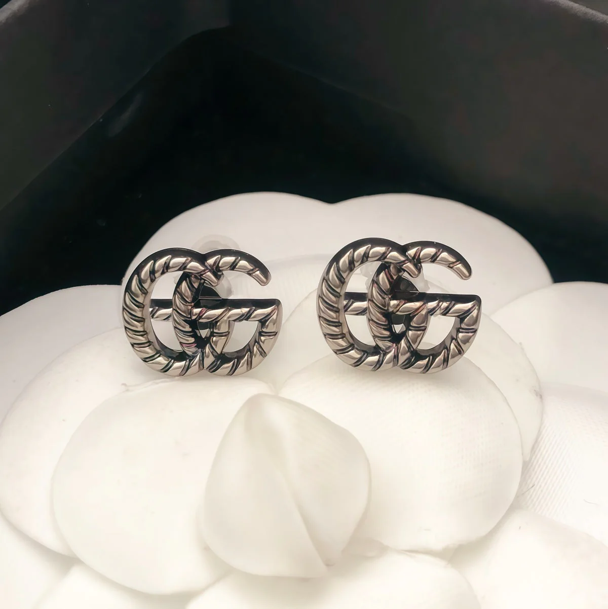 Chic Interlocking G Stud Earrings - Image 6