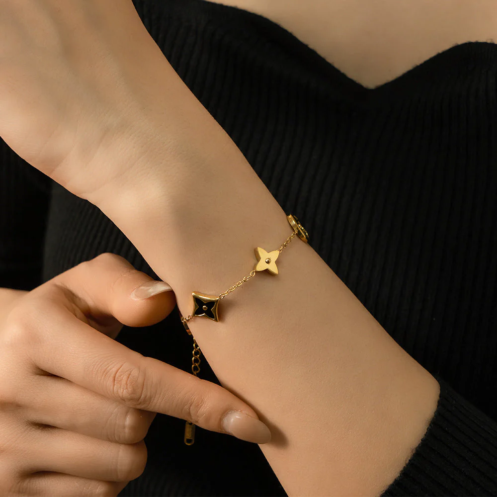 Chic Lucky Clover Everyday Statement Wristwear - Image 3