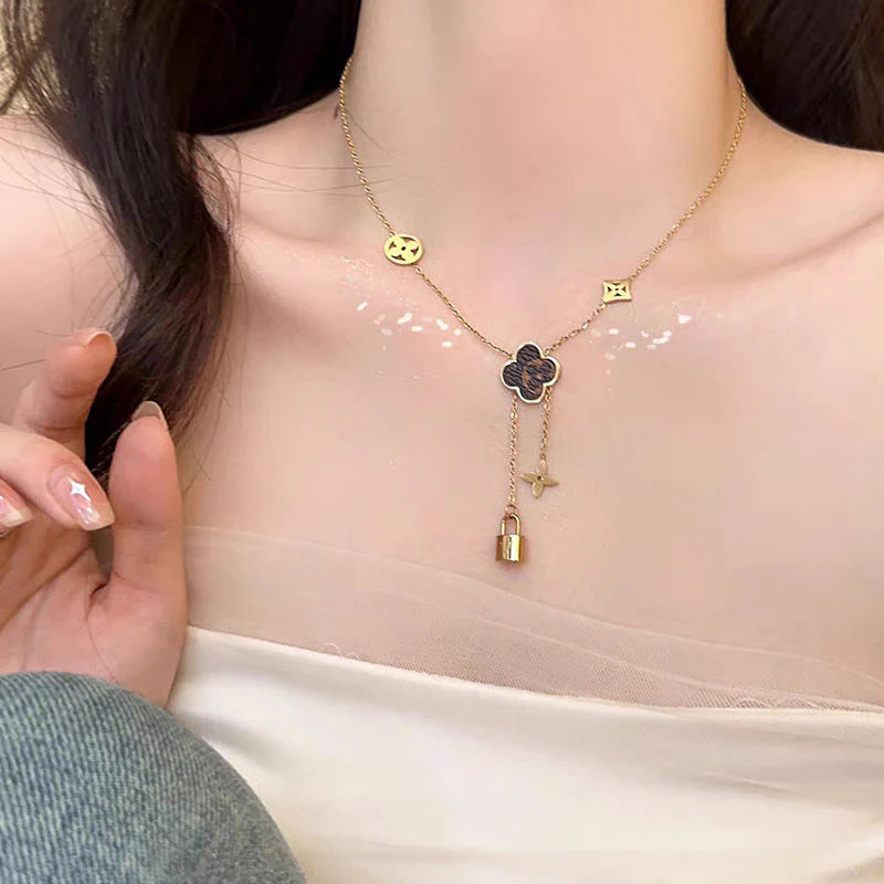 Chic Openwork Double-Loop Lucky Chain - Image 3