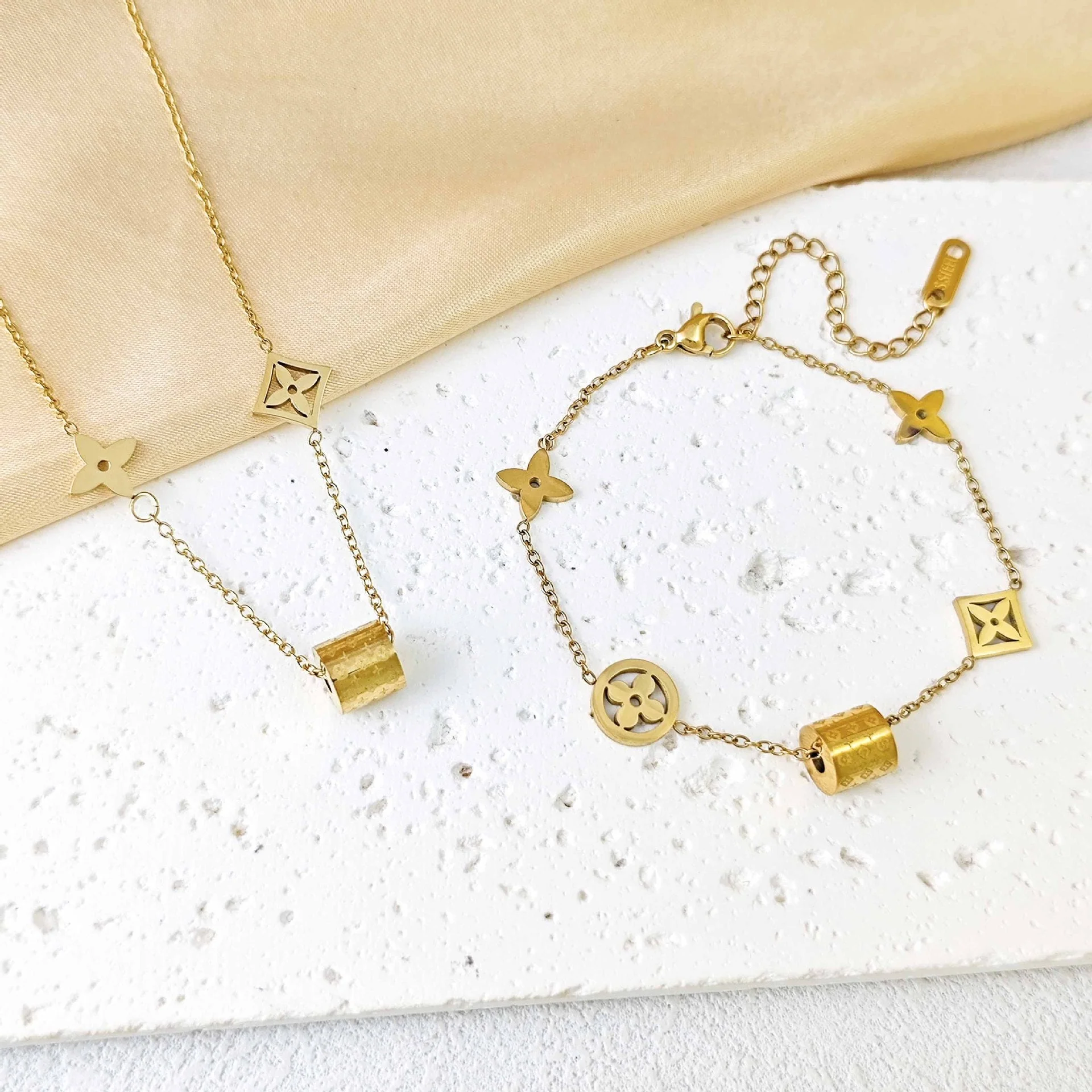 Chic Tarnish-Free Monogram Lucky Clover Choker - Image 10