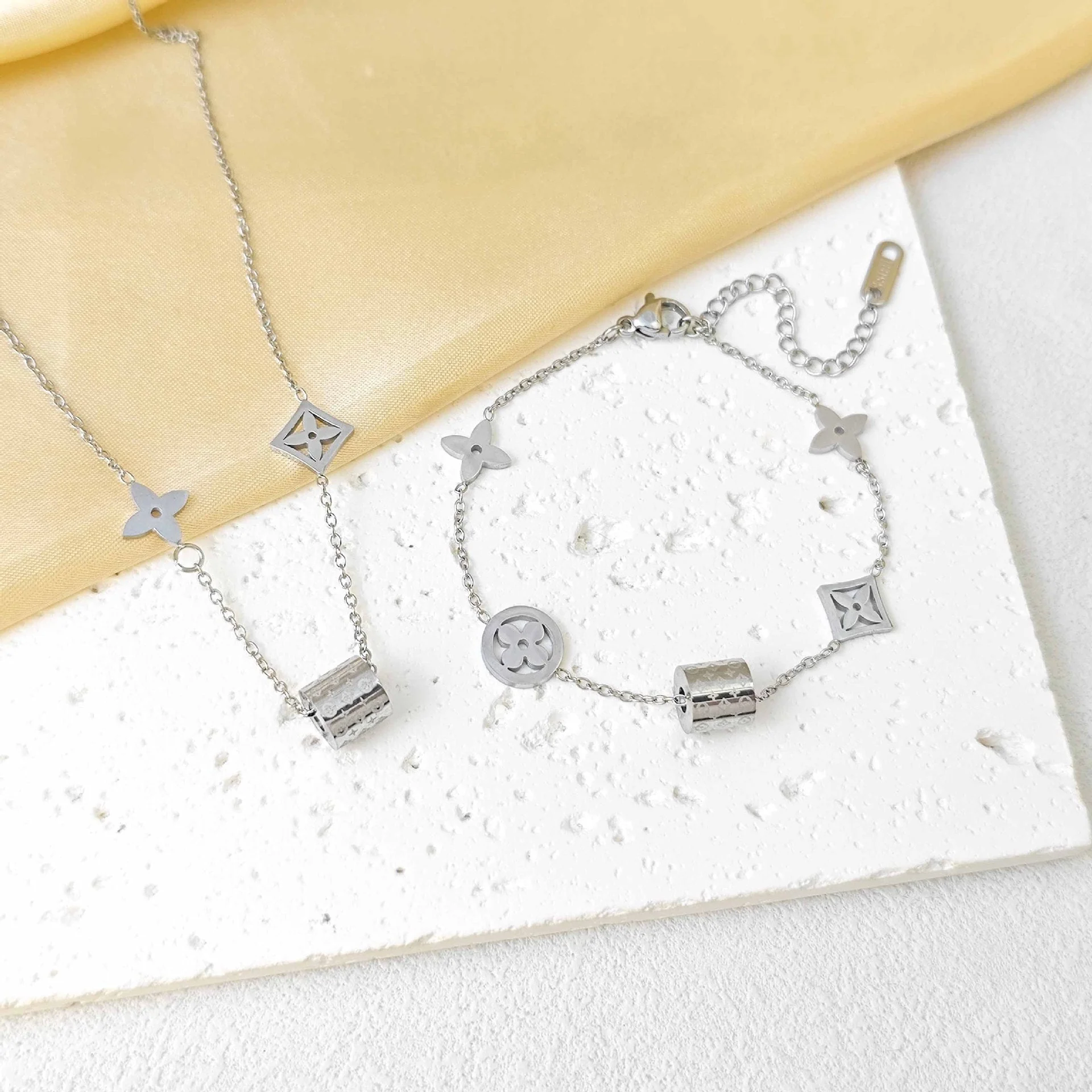 Chic Tarnish-Free Monogram Lucky Clover Choker - Image 11