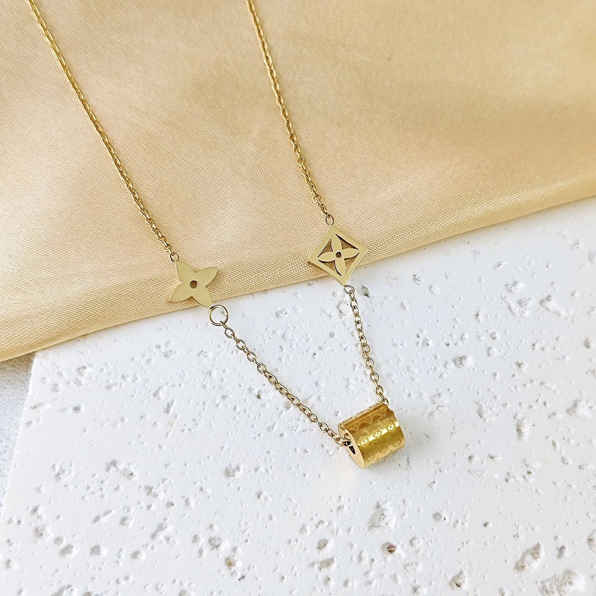 Chic Tarnish-Free Monogram Lucky Clover Choker - Image 4