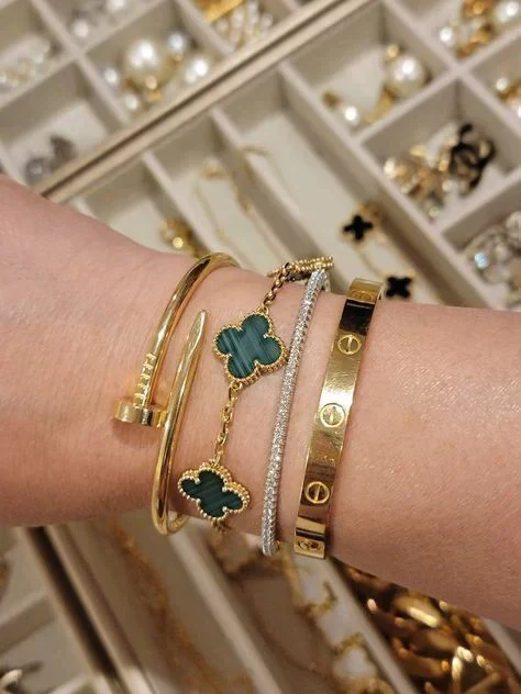 AURENA®CLOVER BRACELET | EMERALD - Image 3