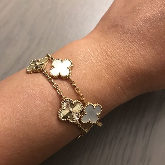 CLOVER DELUXE BRACELET | GOLD - Image 2