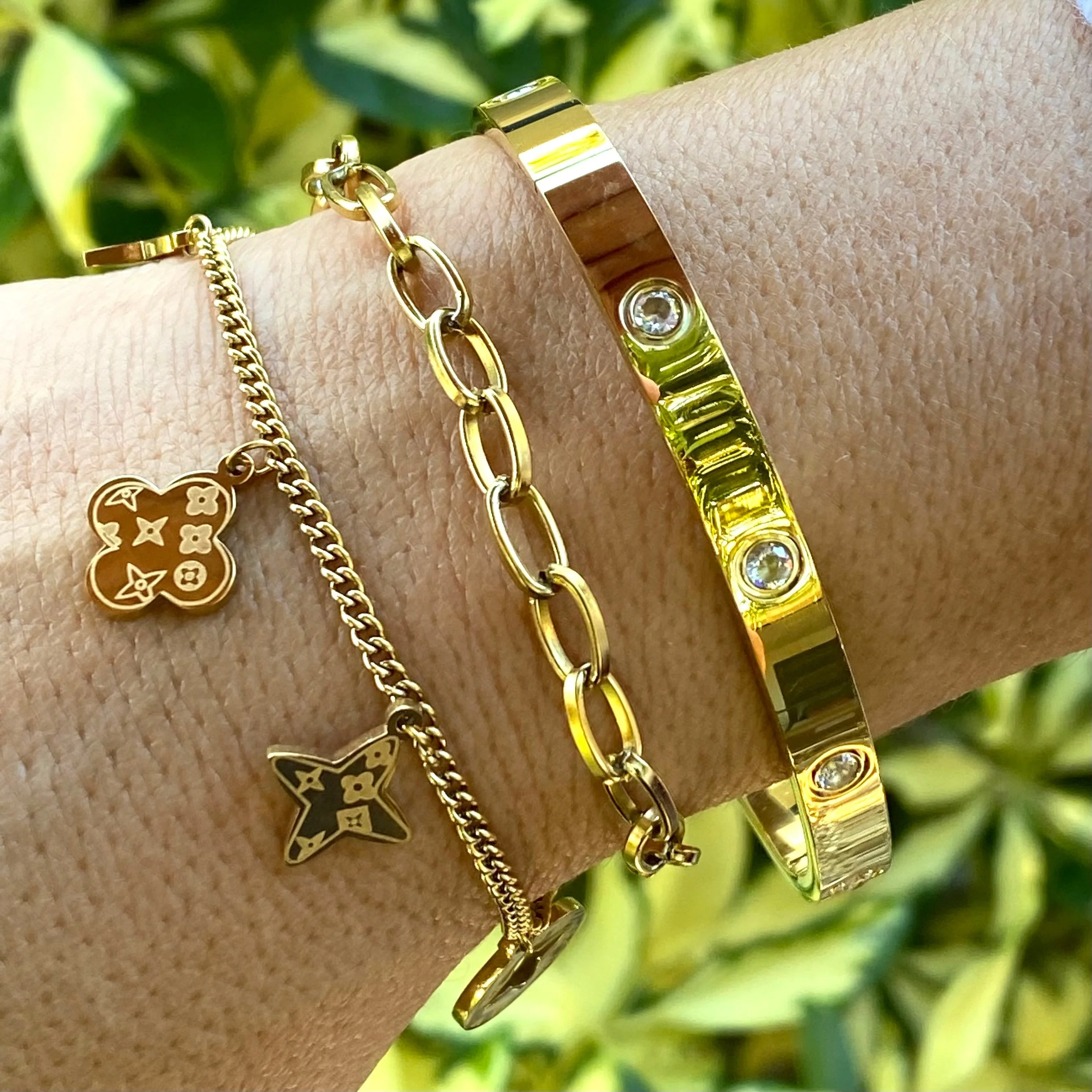 FOUR LEAF CLOVER CHARMS BRACELET - GOLD AND SILVER - Image 4