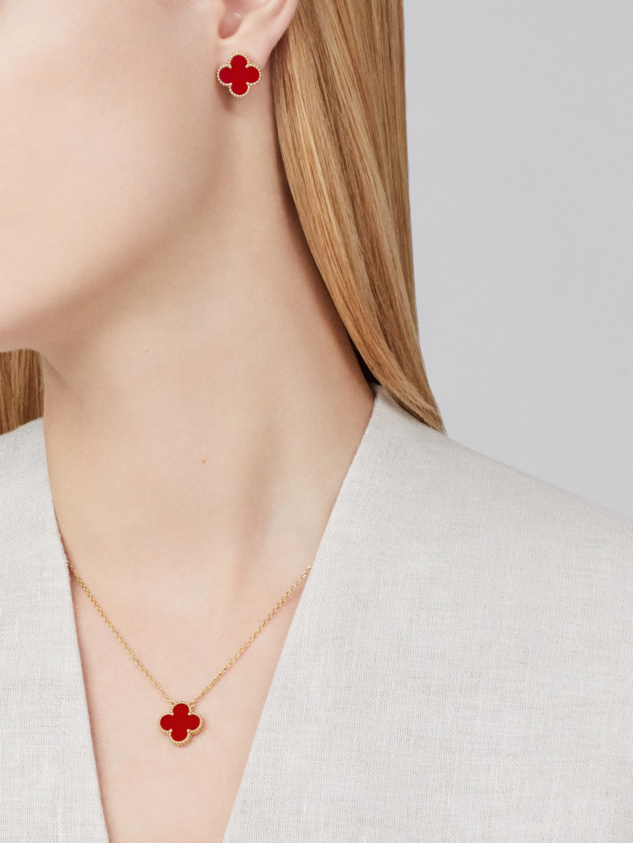 CLOVER NECKLACE | RED GOLD - Image 3