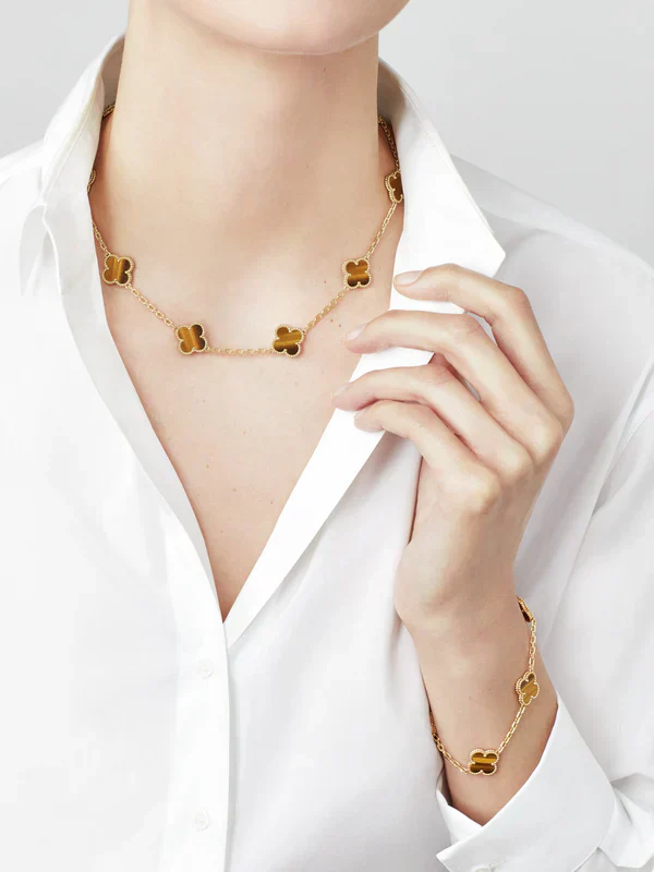 CLOVER NECKLACE 10 | AMBER - Image 2