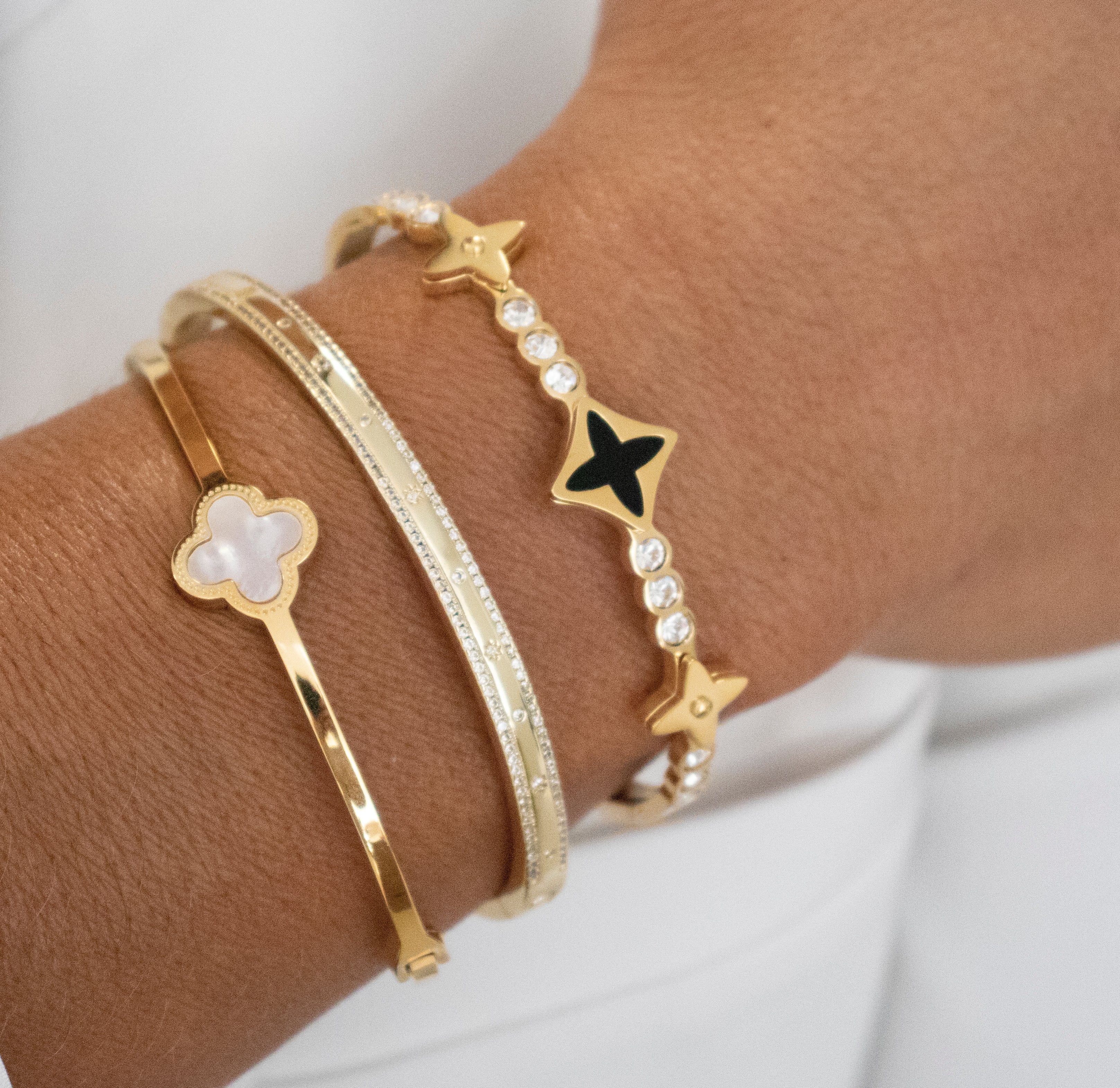 MOTHER OF PEARL CLOVER BANGLE - Image 7