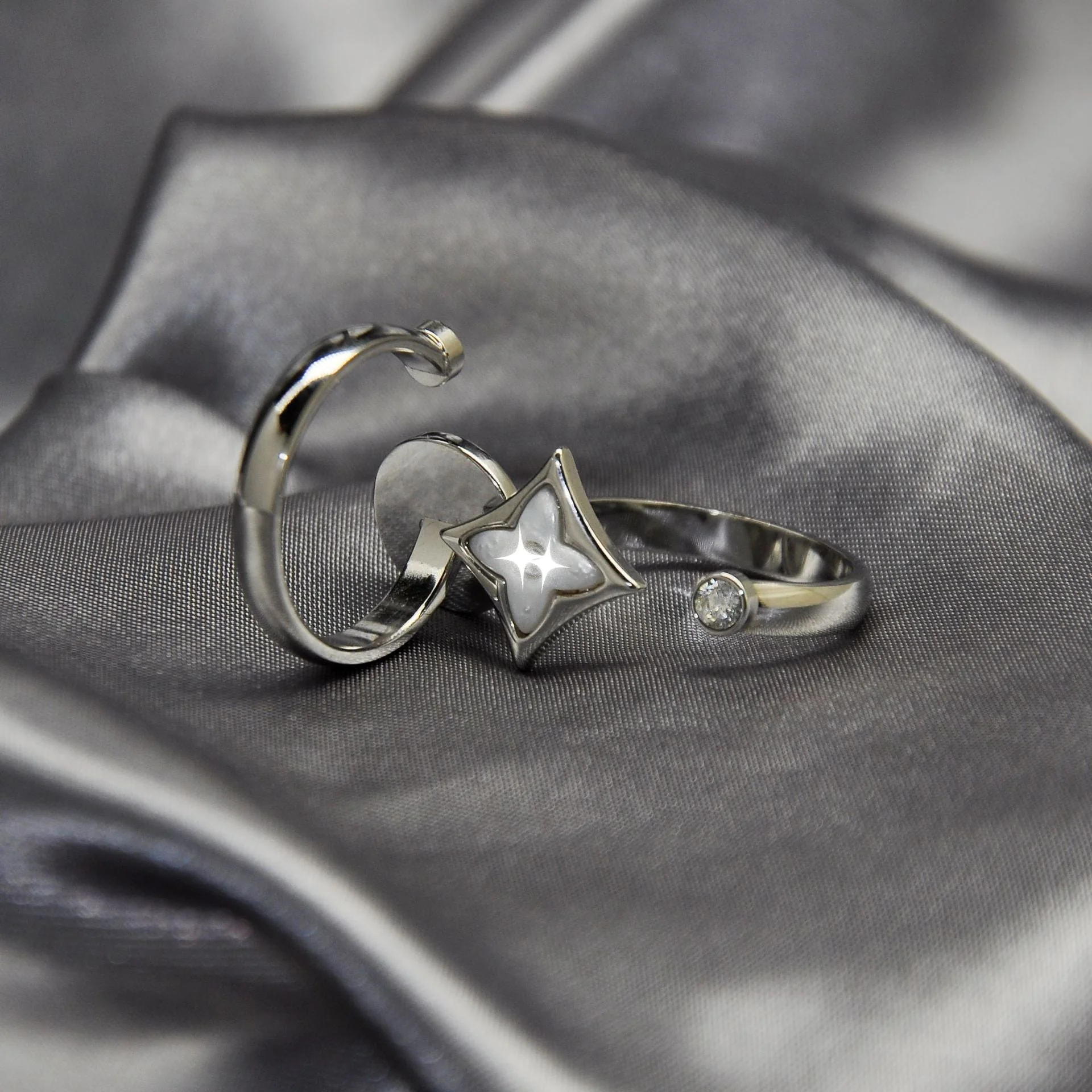 Vintage Monogram Mother of Pearl Disc Ring - Image 3