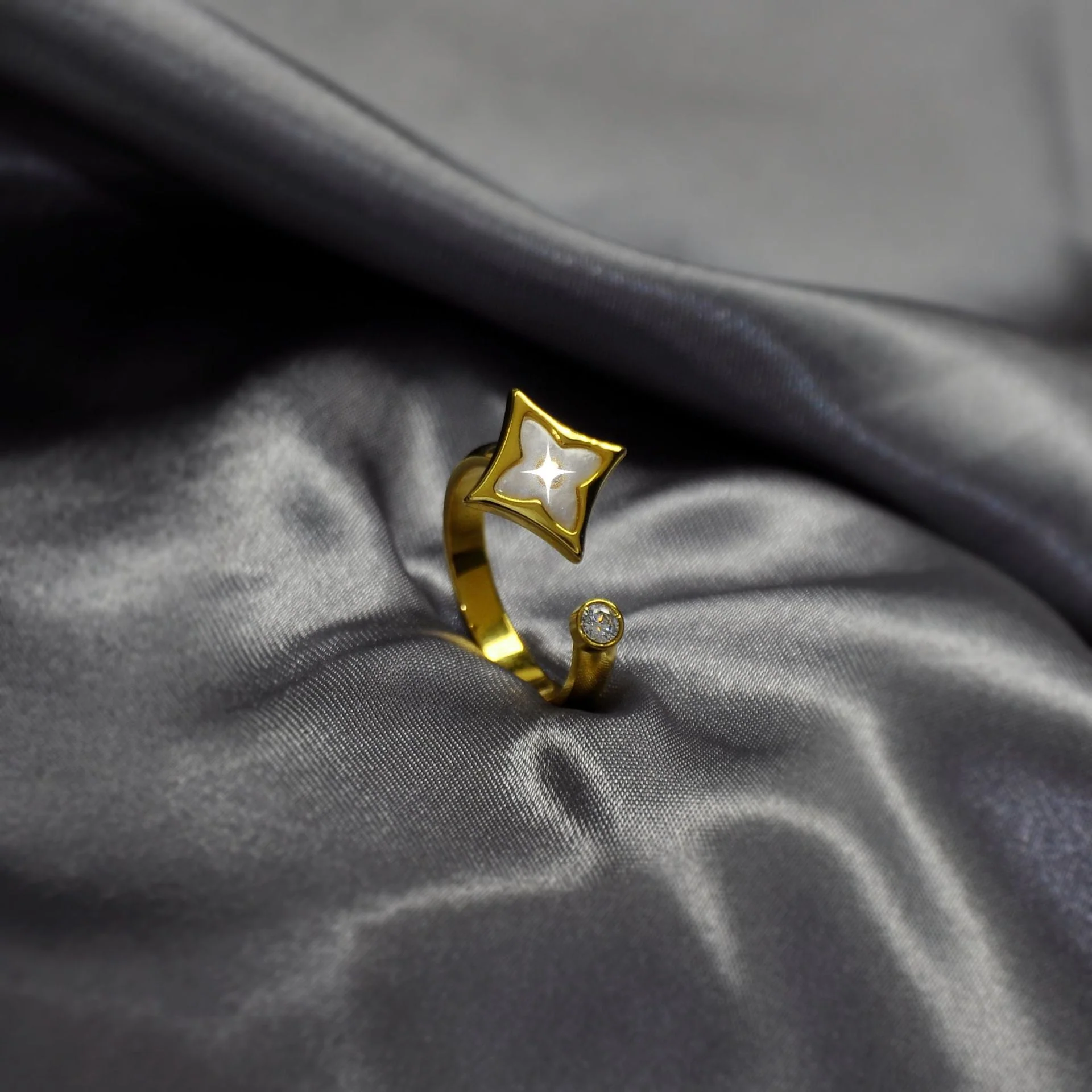 Vintage Monogram Mother of Pearl Disc Ring - Image 5