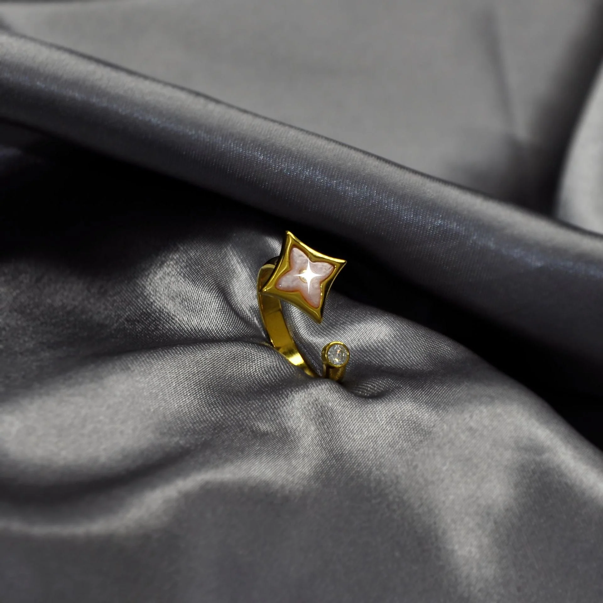 Vintage Monogram Mother of Pearl Disc Ring - Image 6