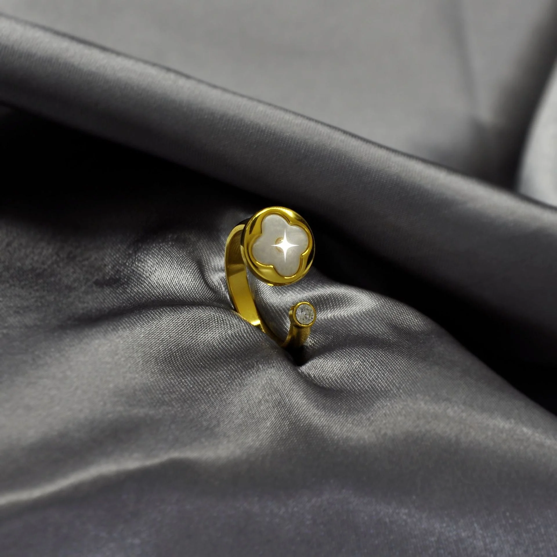 Vintage Monogram Mother of Pearl Disc Ring - Image 9